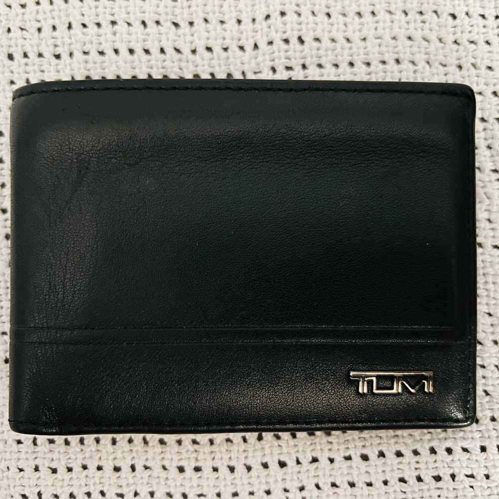 TUMI Nassau mens wallet